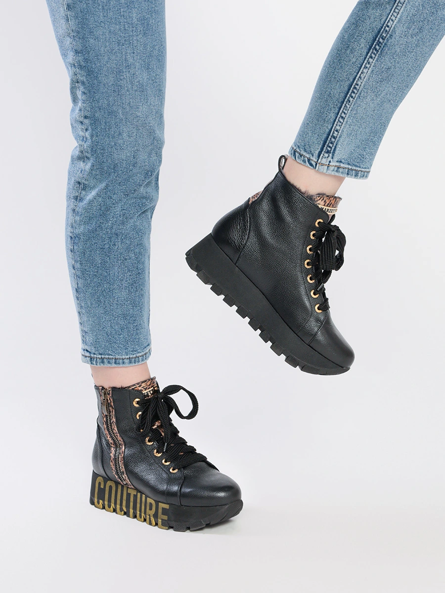 Ботинки черного цвета на платформе